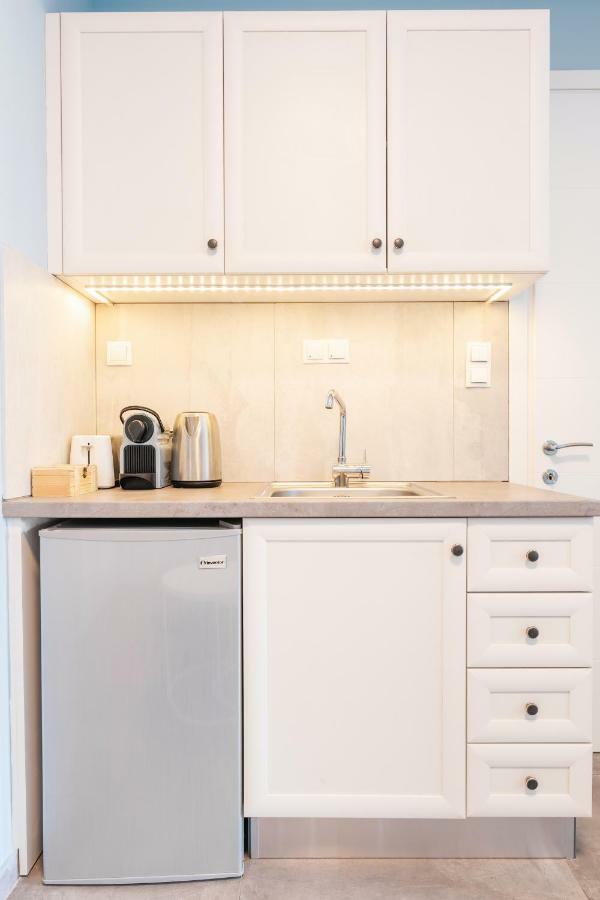 Modern White Tower Apartment Salonicco Esterno foto