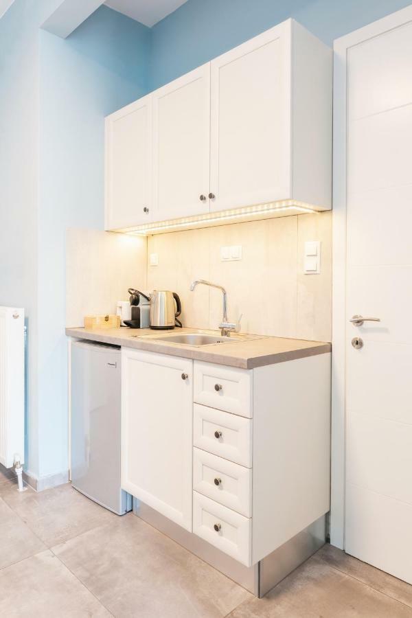 Modern White Tower Apartment Salonicco Esterno foto